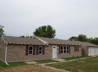 220 N Powers St, Sheridan, IL 60551