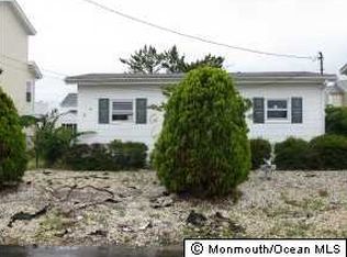 16 Clarence Dr, Manahawkin, NJ 08050