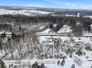 1640 Almeda Dr, Hillsdale, MI