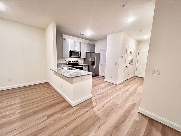 Entryway, Kitchen & Laundry Room