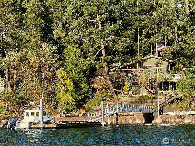 2nd image of 3 Brown Island