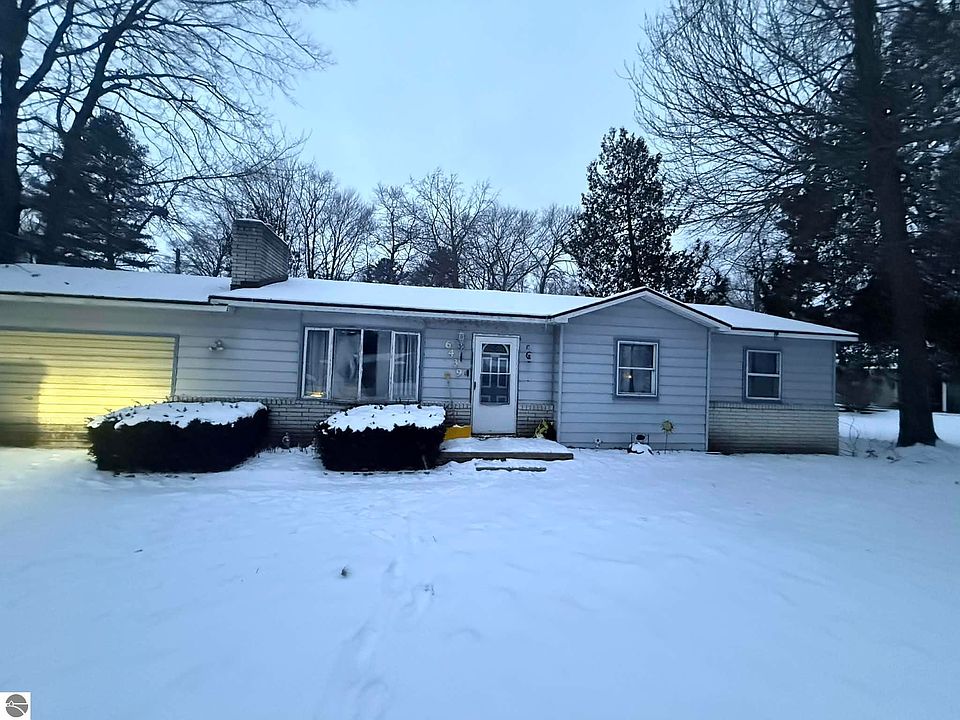 1st image of 6439 Tecumseh Ave