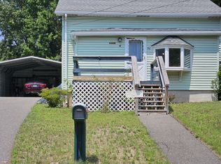 54 Sanders St, Chicopee, MA 01020