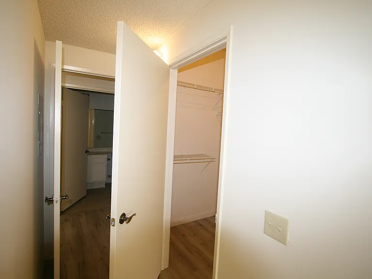 3637 Clarington Ave #112 — Photo 44