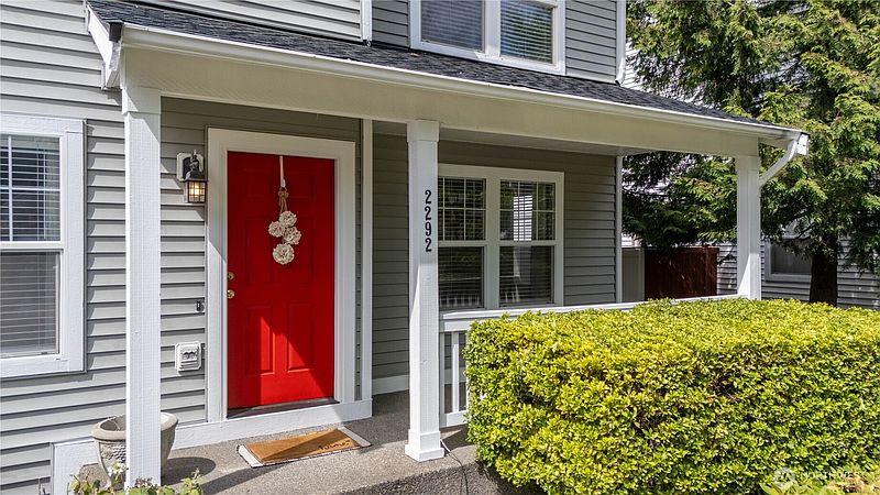 3rd image of 2292 Palisade Boulevard