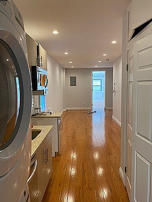 1st image of 47-16 Vernon Blvd #2R