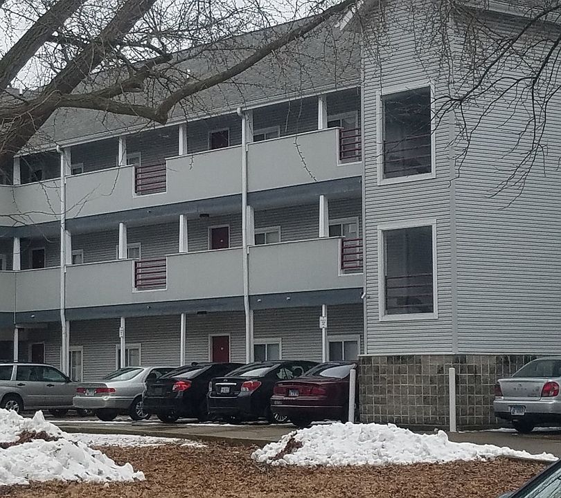 2nd image of 502 W Green St