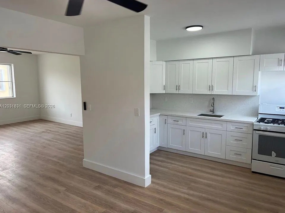 7730 Byron Ave #4