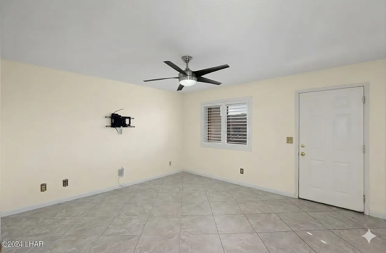 2 bed, 920 sqft, $1,335 — Photo 2