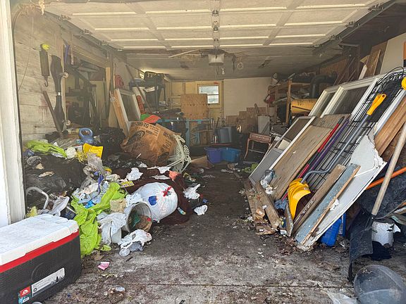 5th image of 800 Division St