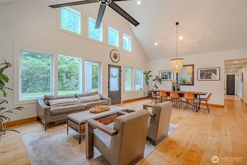 5th image of 10417 NE 299th Street