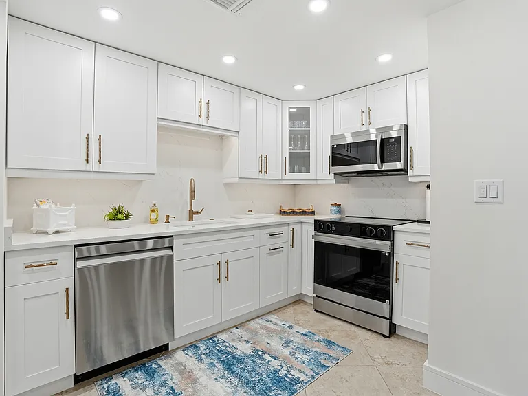 3443 Gulf Shore Blvd N #1 — Photo 23
