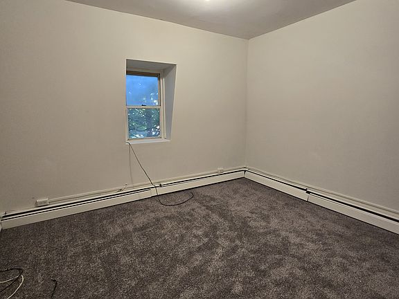 5th image of 119 East Ave Unit 2