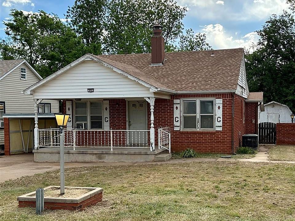 1st image of 906 N Walker Ave