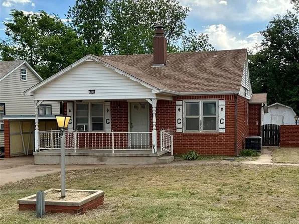 906 N Walker Ave, Elk City, OK 73644