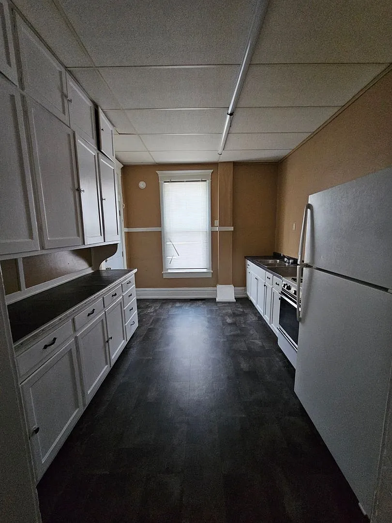 1721 W Sherman Ave — Photo 3