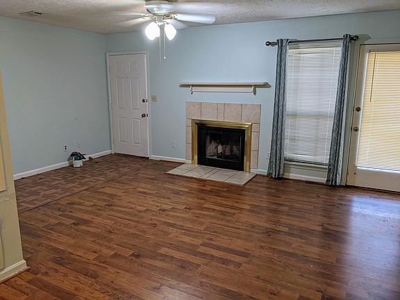 2nd image of 3416 Horseshoe Cir