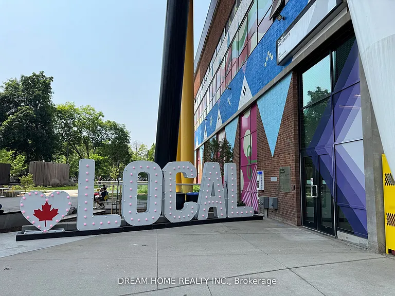 238 Simcoe St #1807 — Photo 13