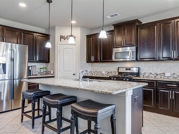 3rd image of 5024 Bald Cypress Ln