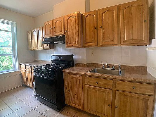 1st image of 1979 Bergen St #2