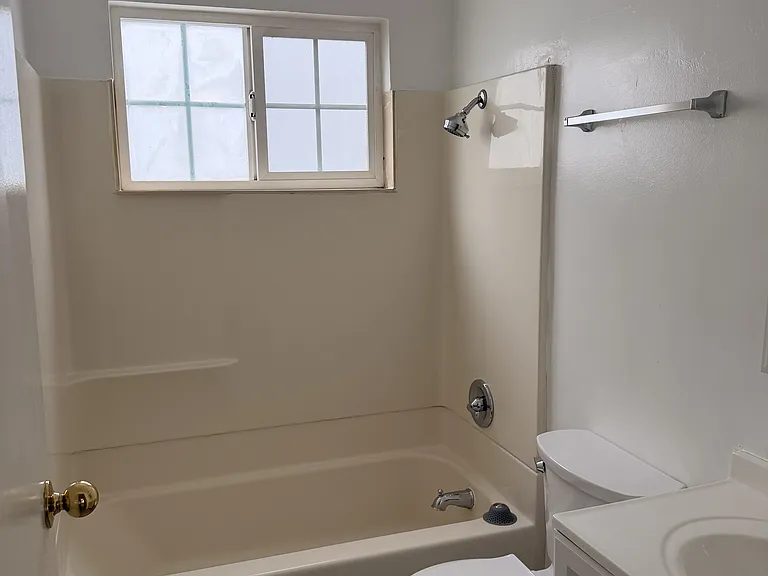 2207 Bonar St #D — Photo 11