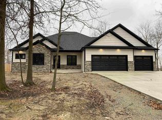 214 Oak Forest Dr, Bluffton, IN 46714