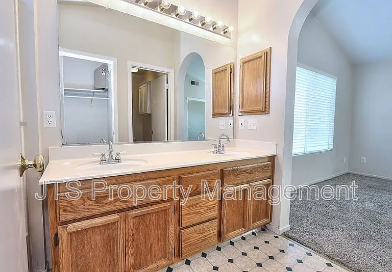 6620 Verandah Ct — Photo 35