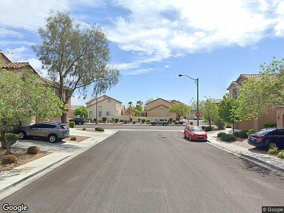 Exterior Neighborhood (street photo)