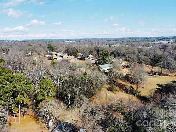 5th image of 113 Stonecrest Cir SW