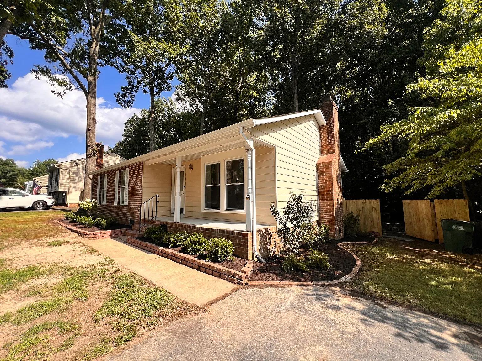 3 bed, 1188 sqft, $2,300 — Photo 2