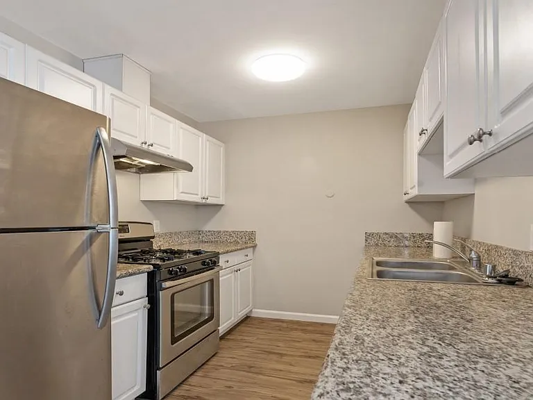 4033 Iowa St #4 — Photo 19