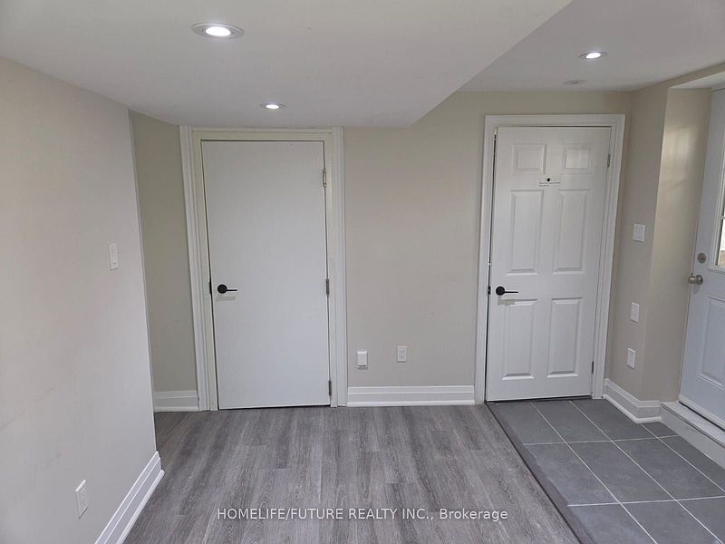 Toronto House for rent - 3 Bedrooms — photo 3