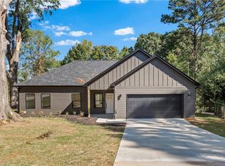 2303 Frederick Dr, Winston Salem, NC 27103