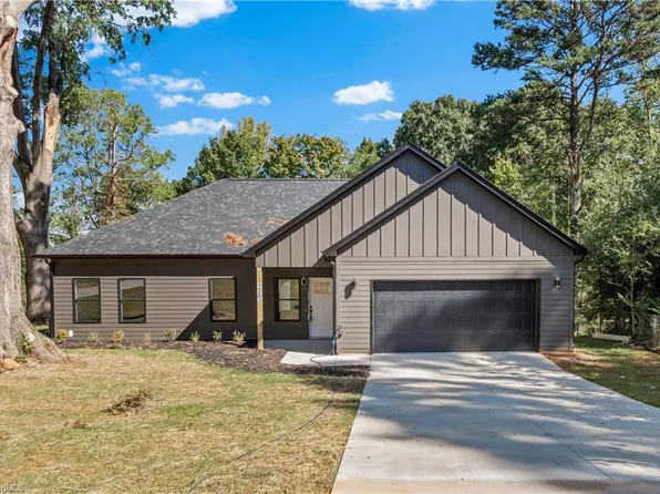 2303 Frederick Dr, Winston Salem, NC 27103