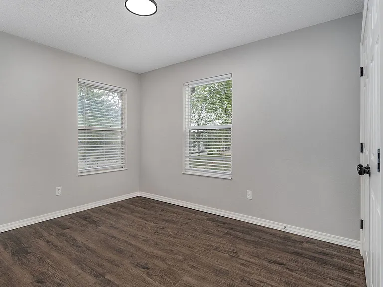 Walnut Shade — Photo 9
