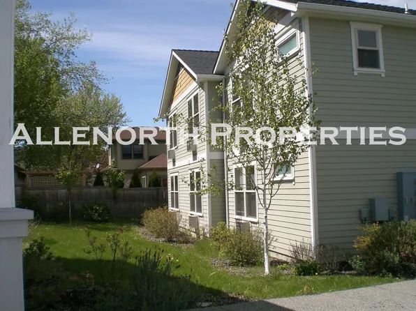 (undisclosed Address), Ashland, OR 97520