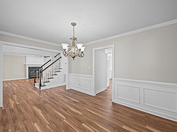 5th image of 4406 Treetops Cir