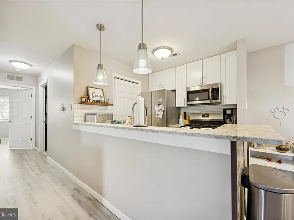 1514 Woodhollow Dr, Marlton, NJ 08053