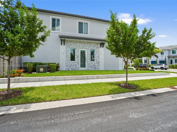 715 SE 15th St, Homestead, FL 33034
