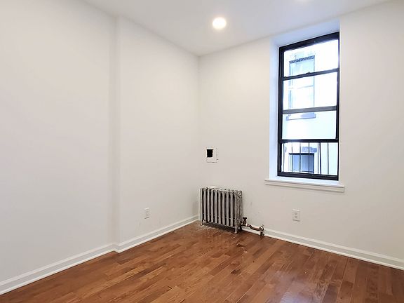 3rd image of 215 W 16th St APT 3F