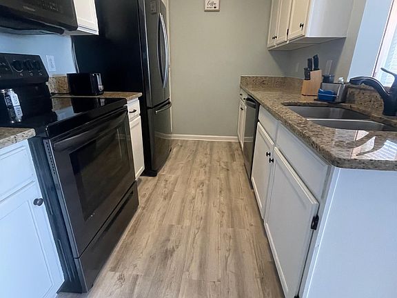 2nd image of 2266 Huntingdon Dr