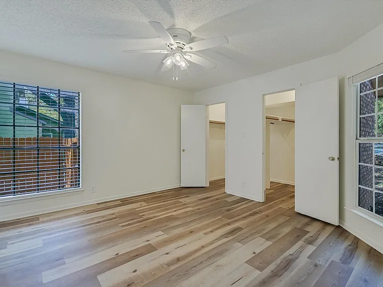 6103 Hill Forest Dr #B — Photo 7