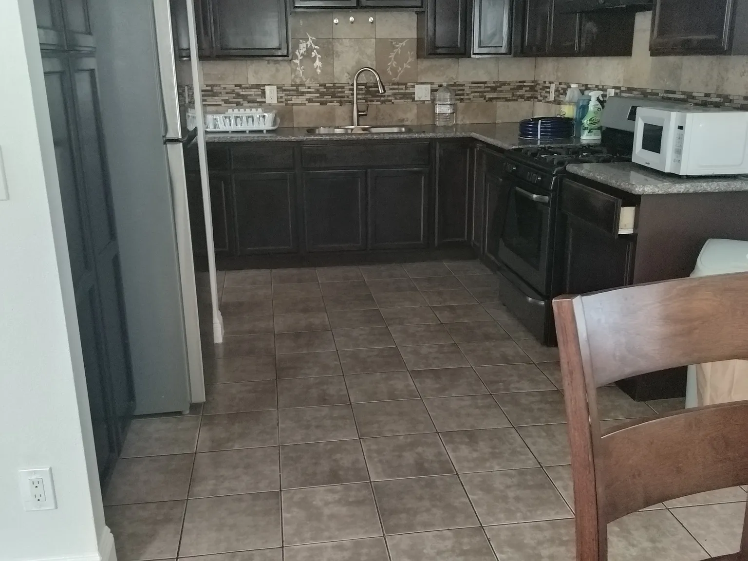5 bed, 3.5 bath, 1700 sqft, $700 — Photo 4
