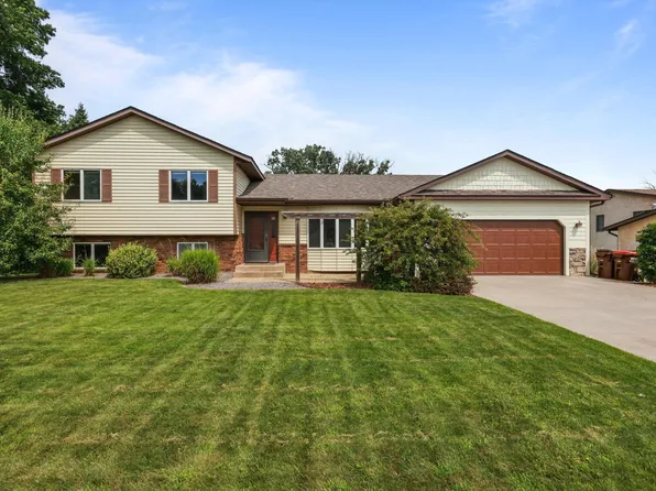 7502 25th St N, Oakdale, MN 55128