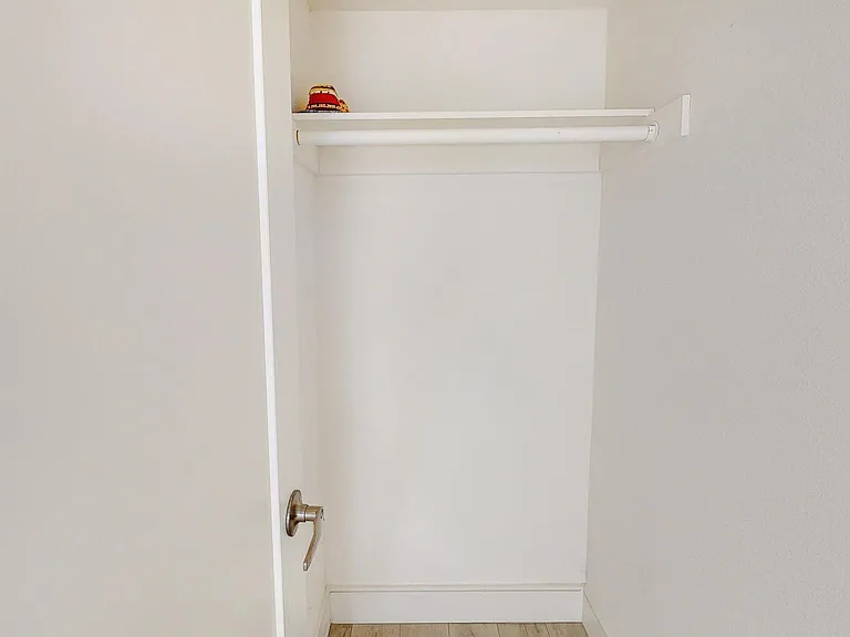 953 1/2 N Mariposa Ave #1/2 — Photo 24