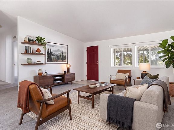 2nd image of 5559 Vesel Court
