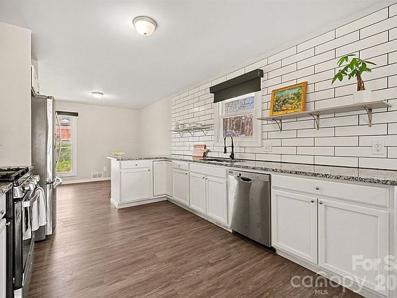4th image of 1548 Westbrook Cir