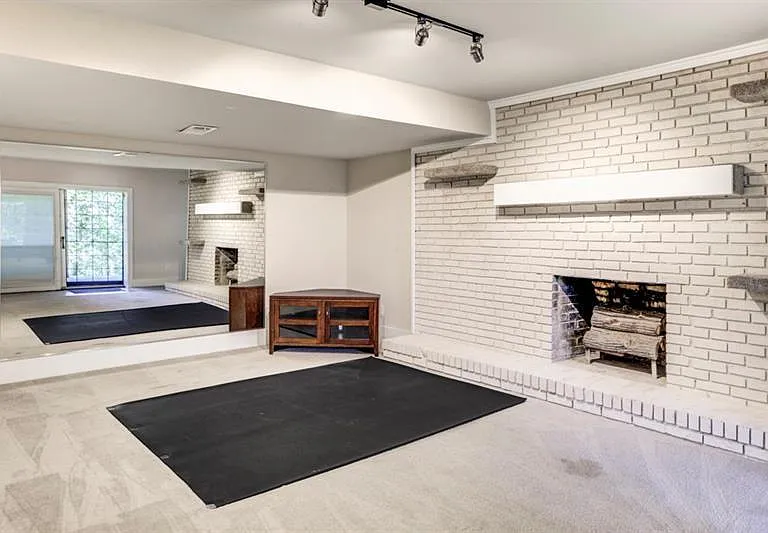 1921 Walthall Dr NW — Photo 34