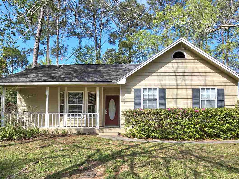 1st image of 3242 Earl Dr