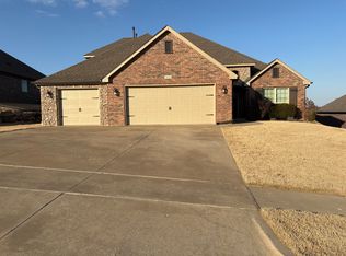 7504 E Memphis St, Broken Arrow, OK 74014